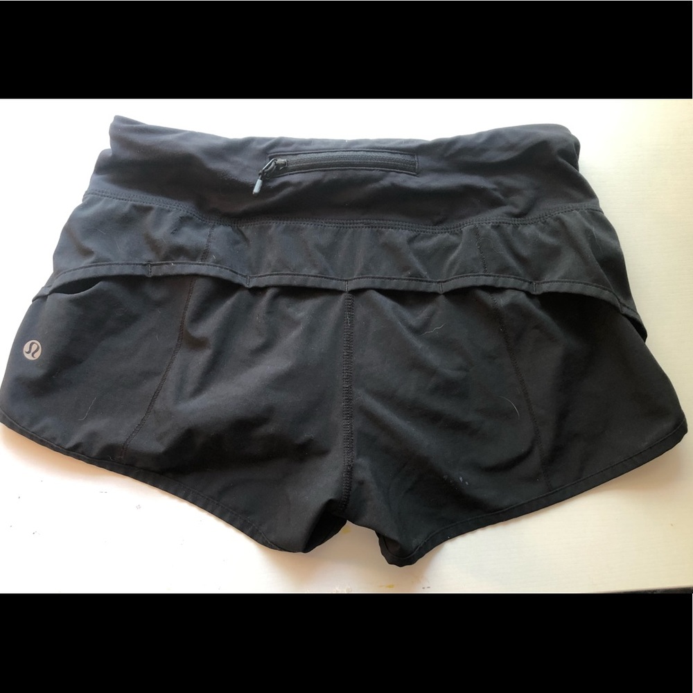 lulu lemon shorts fits a 0-2! black mid rise